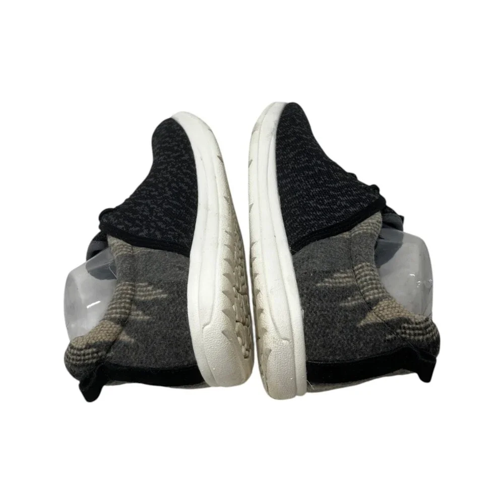 Minnetonka sneaker women